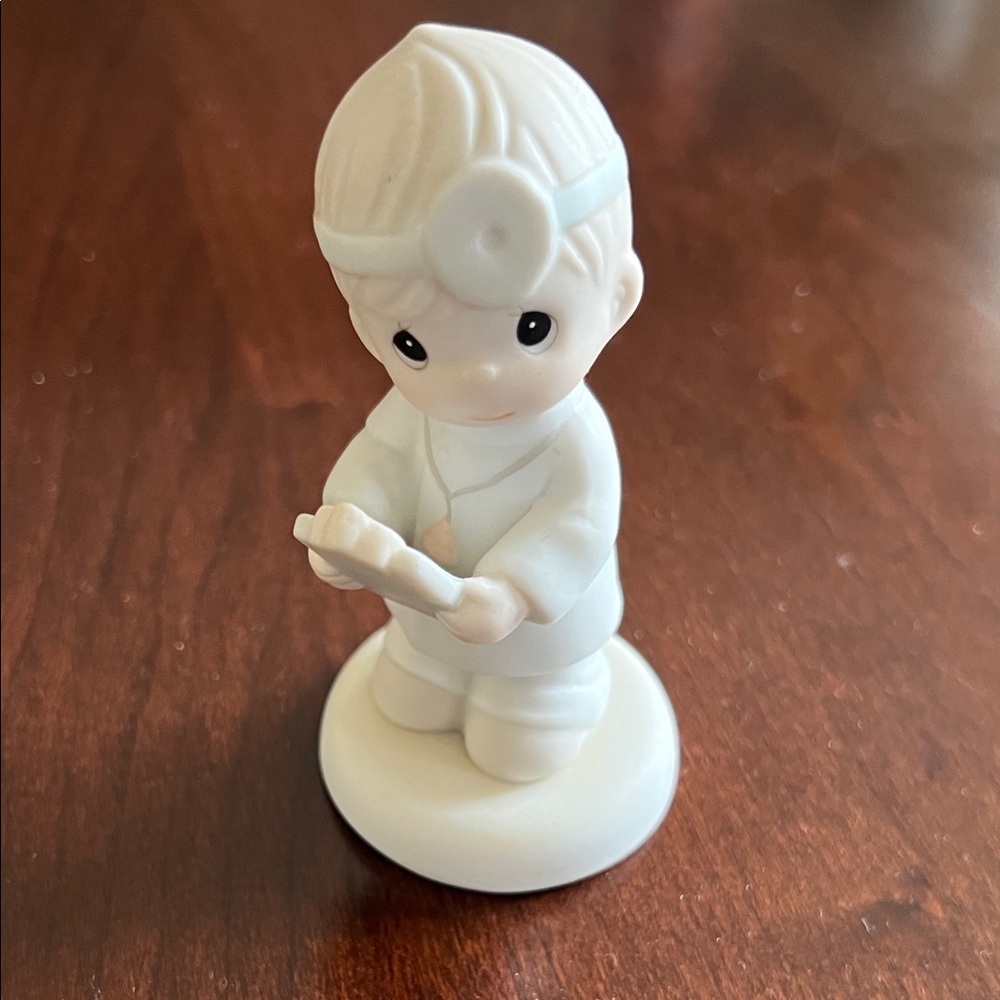 Precious Moments ceramic Doctor ‘Loving is caring’